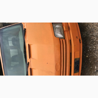 Ford Transit 2000 Orange - Reliable and Durable
