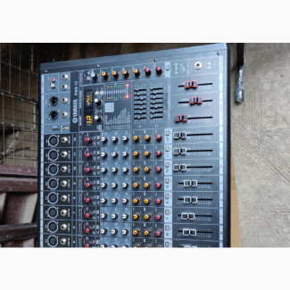 Yamaha Powered Mixer 12 Channels