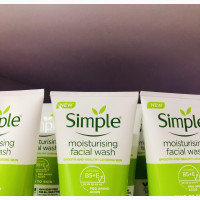Simple Moisturizing Facial Wash