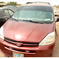 Toyota Sienna XLE 2005 Red