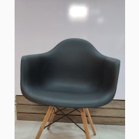 Defactor Chair