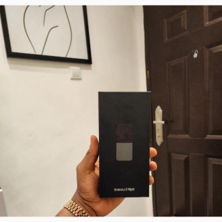 New Samsung Galaxy Z Flip5 256 GB Black