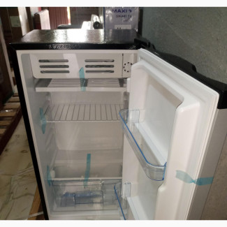 Royal Refrigerator 90L Comes With a Lock and Adustable Shel