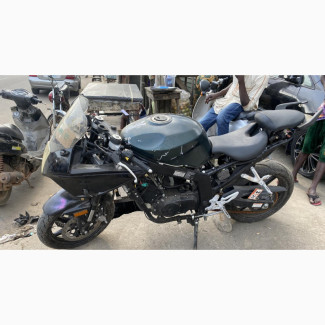 Hyosung 2015 Black Sport Bike - Just Arrived! Perfect Condition