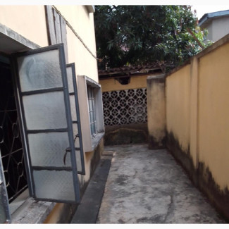 A Two Rooms Office Space Is to Let on Western Venue S/Lere