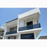 Classic Frameless Glass Baconoy