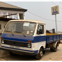 Volkswagen LT 40 Truck with Big Bucket