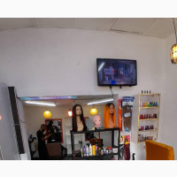 Unisex Salon for Lease