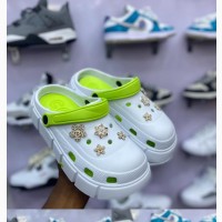 Fashionable Ladies Crocs