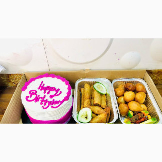 Food Tray With Cake