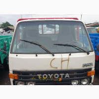 Toyota Dyna { 200 Conversionred }