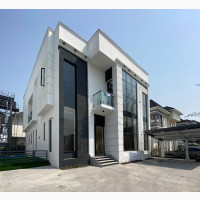 Luxurious 5 Bedroom Mansion with Pool in Ikota-Lekki