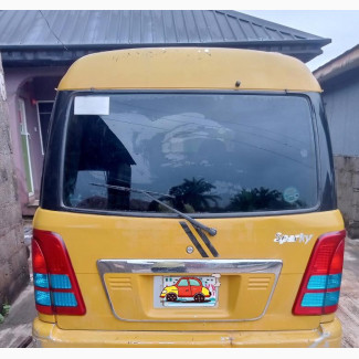 Toyota Voxy 2005 Yellow
