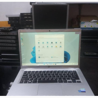 Laptop 4GB Intel HDD+SSD 500GB