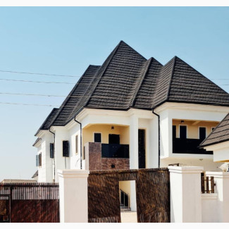 5bdrm Duplex in Okpanam Road, Oshimili North for Sale