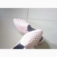 Nike Ladies Slippers - Stylish and Affordable