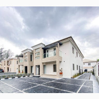 Luxurious 5bdrm Duplex in Lekki for sale