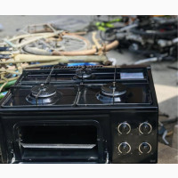 Magic Red Knub, Three Burner Gas Cooker
