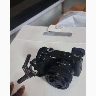 Sony A6600 + 28-60mm Sony Lens in Excellent Condition