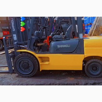 Newly Arrived 3.5 Tons Forklift Carrying Isuzu Engine