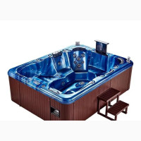 Luxury Outdoor Jacuzzi - Brand New