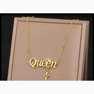 Queen of Hearts Pendant Necklace