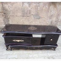 Royal Tv Stand