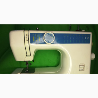 Queen Deluxe 222 Sewing Machine