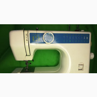 Queen Deluxe 222 Sewing Machine
