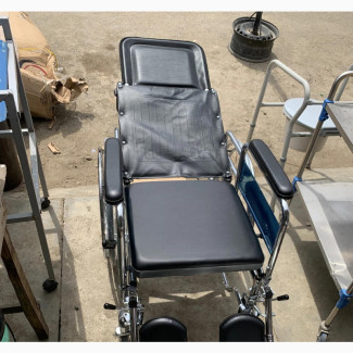 Collasable Cummod Wheelchair