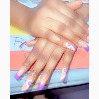 Experienced Nail Technician Available for Full-Time Work
