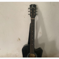 Acoustic Guitar - Neatly Used