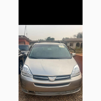 Toyota Sienna 2005 Brown