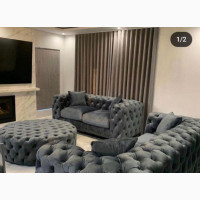 5seater Chesterfield Sofa With a Center Ottoman