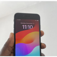 Apple iPhone SE (2020) 128 GB Black