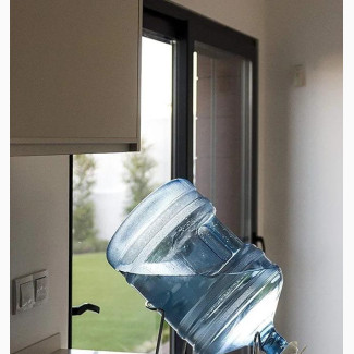 Manual Water Bottle Stand With Dispenser Valve