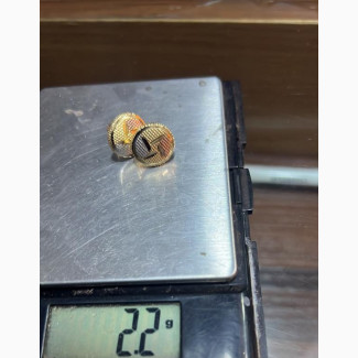 18karat Pure Gold Earring Available for Delivery