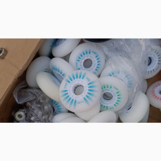Original 80mm 90A LED Skating Wheels for a Set of 8 Pieces