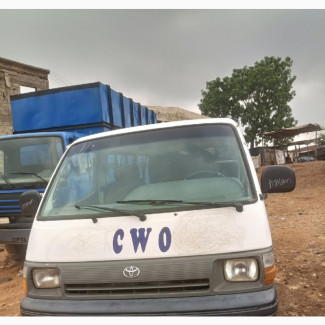 Toyota HiAce 2000 White - Clean and Reliable