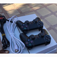 Sparkling White Ps4 With 2 Pads 12 Interesting Gamrs