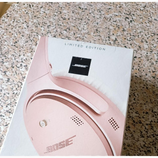 Brand New Never Been Used BOSE QUITE COMFORT 35 SERIES 2