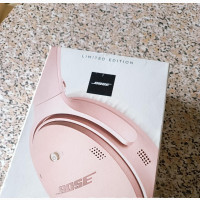 Brand New Never Been Used BOSE QUITE COMFORT 35 SERIES 2
