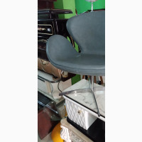 Imported Executive #112 Diva Swivel Chair