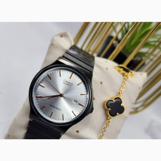 High Quality Vca 2 in 1 Wristwatch and Bracelets Set