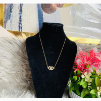 Classy Elegant Necklace With Pendant