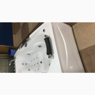 Brand New PARISI Straight Jacuzzi Bathtub