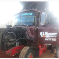 10 Tire Mack Truck