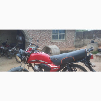 Honda CB 2014 Red