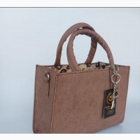 Max Classic Hangbag