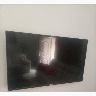 43 Inch Skyrun Television